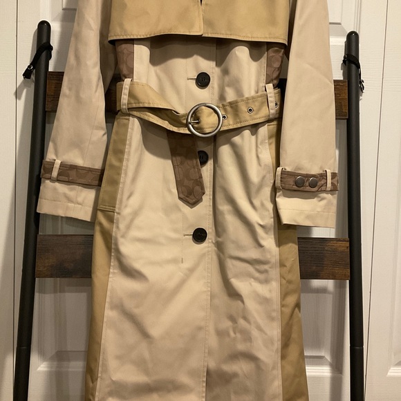 🆕COACH TONAL SIGNATURE PRINT CLASSIC TRENCH COAT WITH LEATHER DETAILS 43” - Picture 6 of 9
